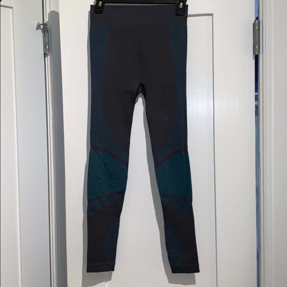 Lululemon About That Base legging